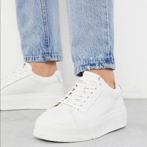 Vagabond Judy Flatform Sneakers In White Leather